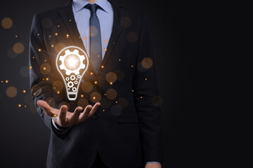 在赤道正上方的同步卫星距离地球中心的高度都相等吗？